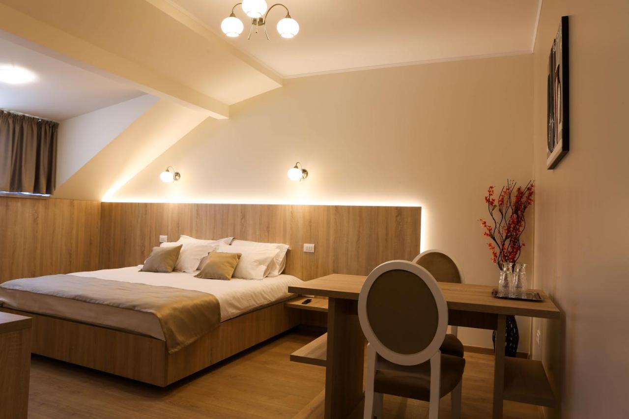 Reve Mariage Hotel Bukares Bagian luar foto